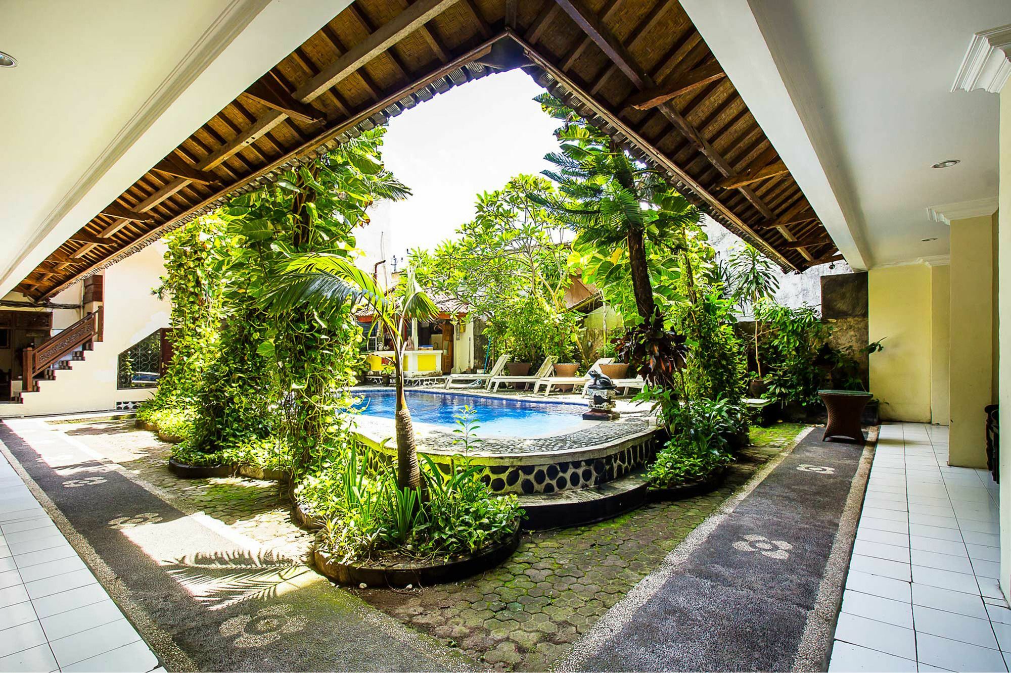 Hotel Sanjaya Managed By Tinggal Kuta  Exterior photo